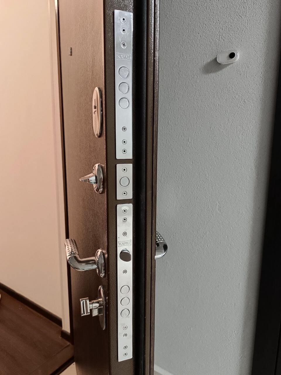 Служба дверей